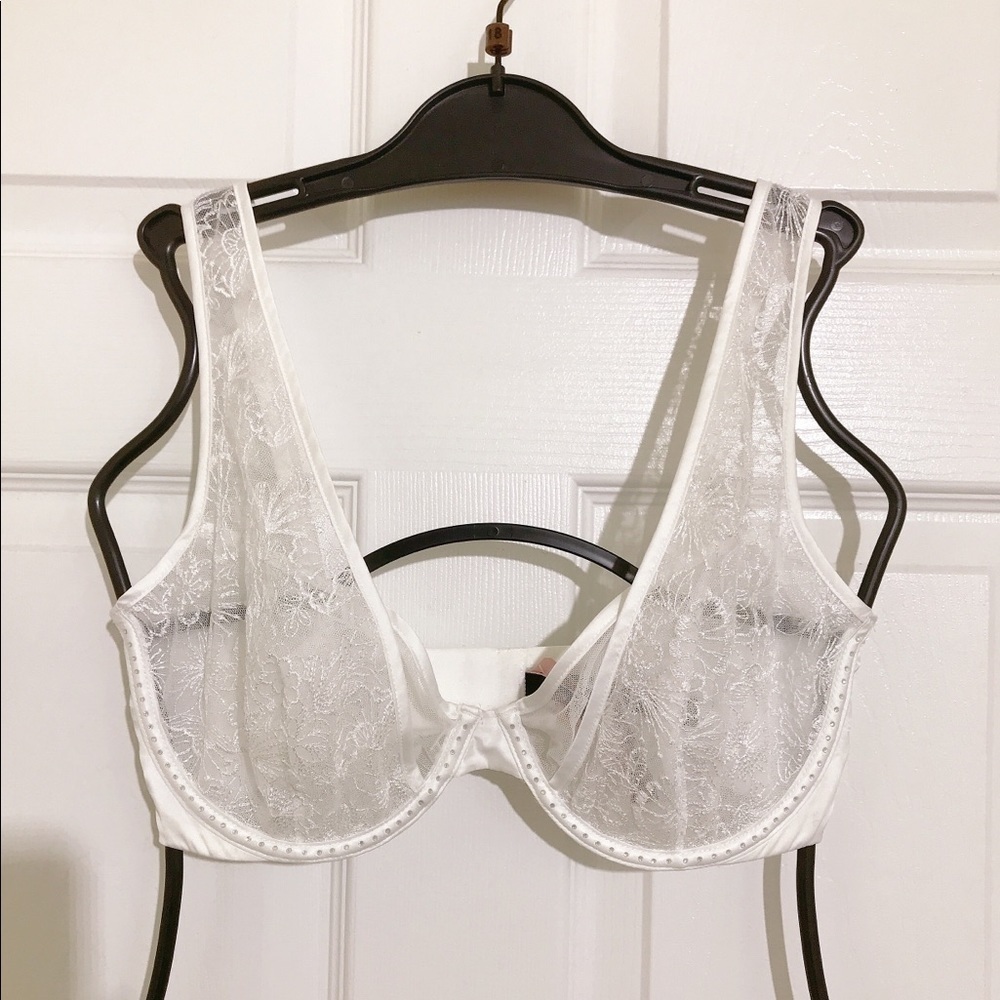 💖 Victoria’s Secret SEXY Embroidered Plunge - Picture 1 of 10